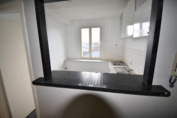 NANTES CHANTENAY - decouvrez cet immeuble sur 3 niveaux, proche de la Loire.