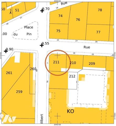 Le Port - Place du Pin : Immeuble de rapport composé de 8 logements et 3 locaux commerciaux !