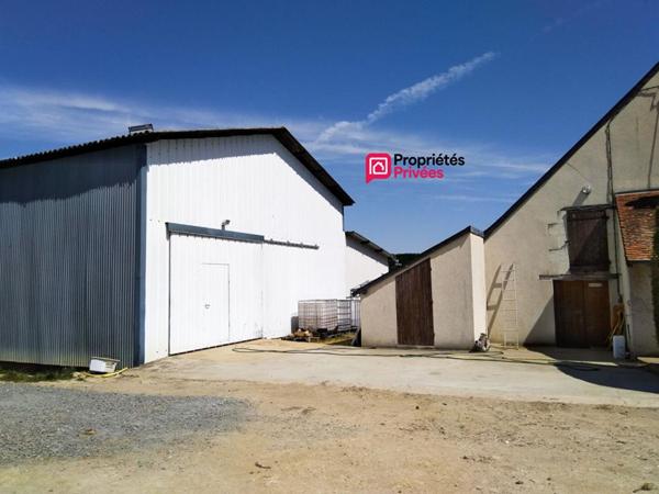 Propriété (ferme) avec 2 longères 330 m² + dépendances 640 m² et 20 ha de terre