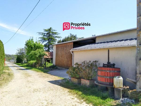 Propriété (ferme) avec 2 longères 330 m² + dépendances 640 m² et 20 ha de terre