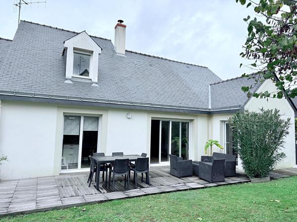 Maison familiale 6 pièces 160 m² Angers, quartier résidentiel proche Éventard