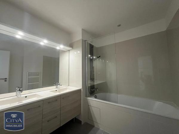Appartement à louer 3 pièces 75.18m² Nantes (44000)
