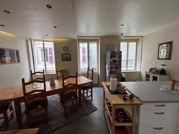 Maison, appartement, centre-ville de Cusset