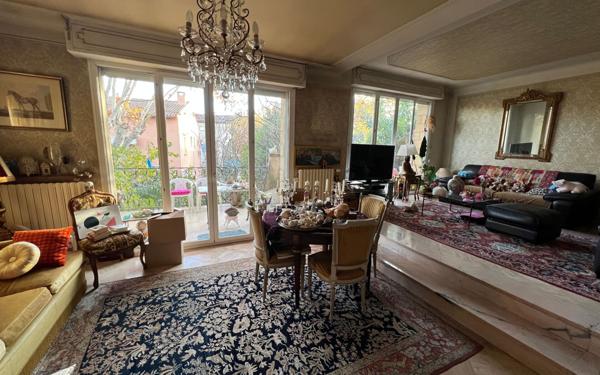 Maison à vendre    6 pièces • 230 m2 Avignon