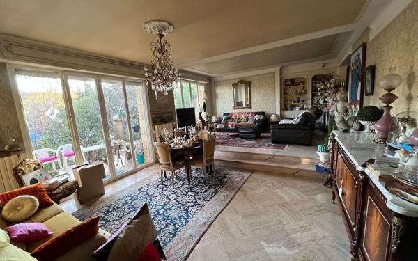 Maison à vendre    6 pièces • 230 m2 Avignon