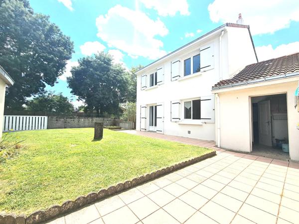 Environnement Exceptionnel, boisé, au calme 4 pièce(s) 92 m2, 2 garages !!!,  
St sebastien sur loire 44230