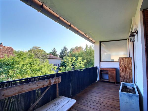 A louer appartement T3 Avignon - Secteur Rotondes - avec garage, cave, balcon et toit terrasse commun