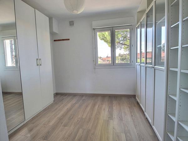 A louer appartement T3 Avignon - Secteur Rotondes - avec garage, cave, balcon et toit terrasse commun