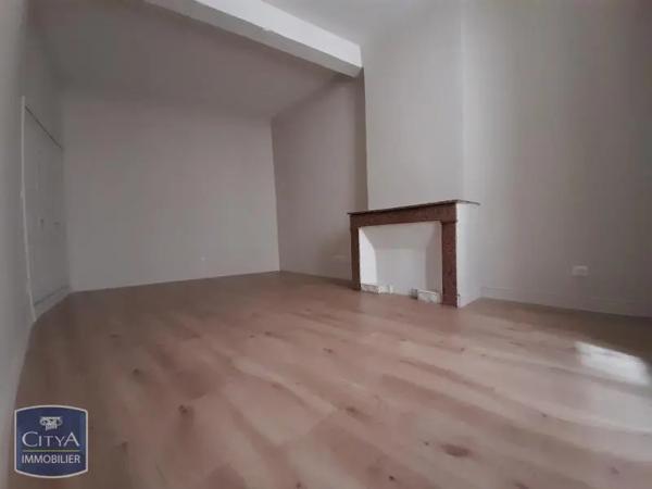 Appartement à louer 2 pièces 57.4m² Nîmes (30000)