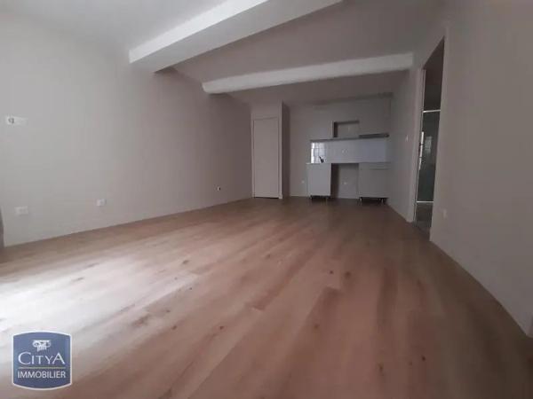 Appartement à louer 2 pièces 57.4m² Nîmes (30000)