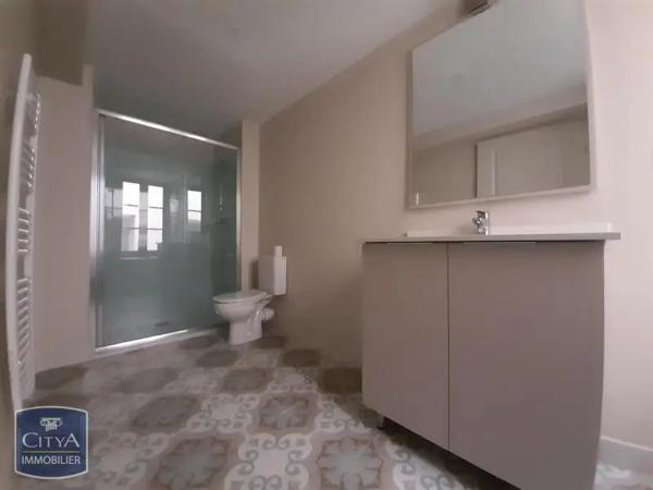 Appartement à louer 2 pièces 57.4m² Nîmes (30000)