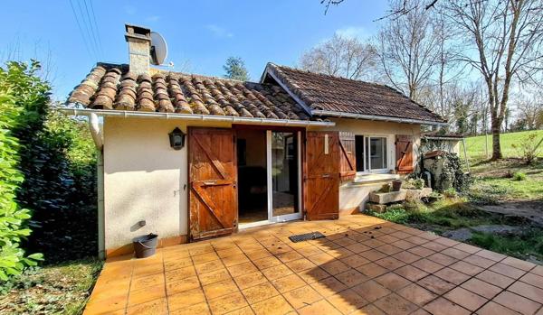 Charmante maison de plain-pied avec piscine, dépendance et grand terrain