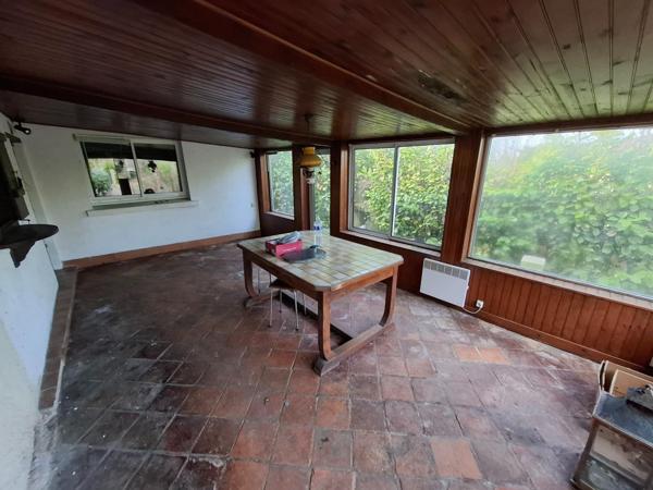 Charmante maison de plain-pied avec piscine, dépendance et grand terrain