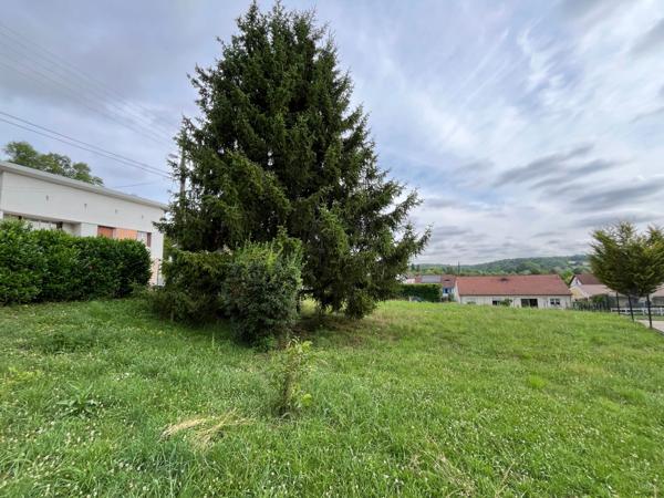 Beau terrain à bâtir au calme