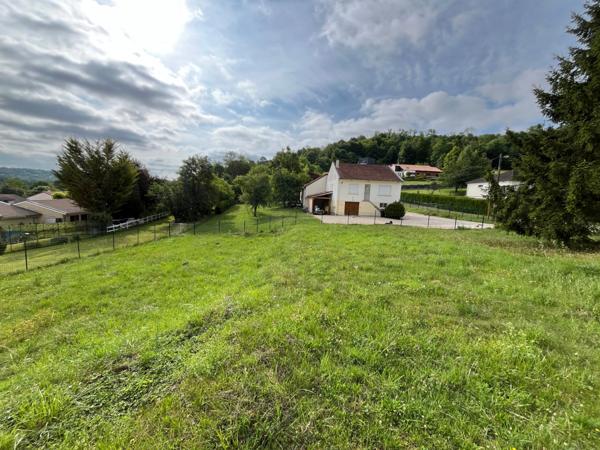 Beau terrain à bâtir au calme