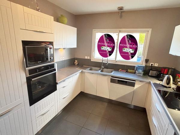 Mérignac (33700) MAISON 5 CHAMBRES BUREAU PLACE CAPEYRON