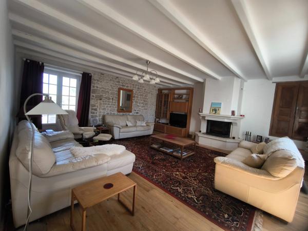 Maison à vendre 6 pièces SEGONZAC (16)
