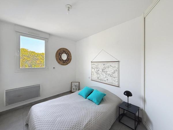 T3 en DERNIER ETAGE  avec GARAGE- CAVE et TERRASSE