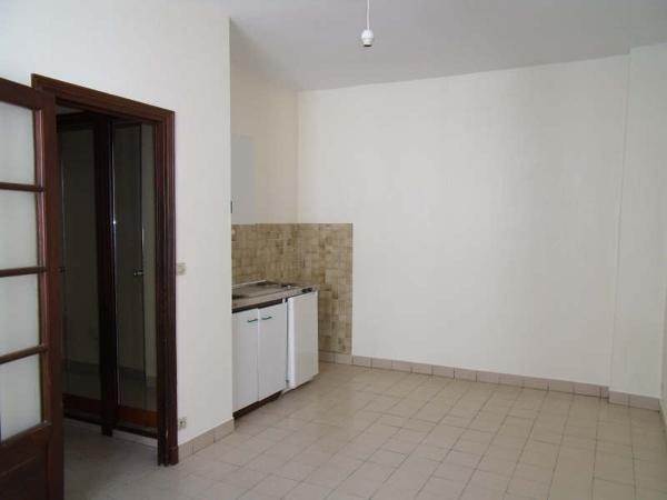 APPARTEMENT DE TYPE 2 A LOUER A LOCHES.