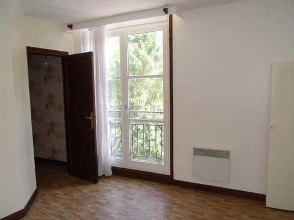 APPARTEMENT DE TYPE 2 A LOUER A LOCHES.