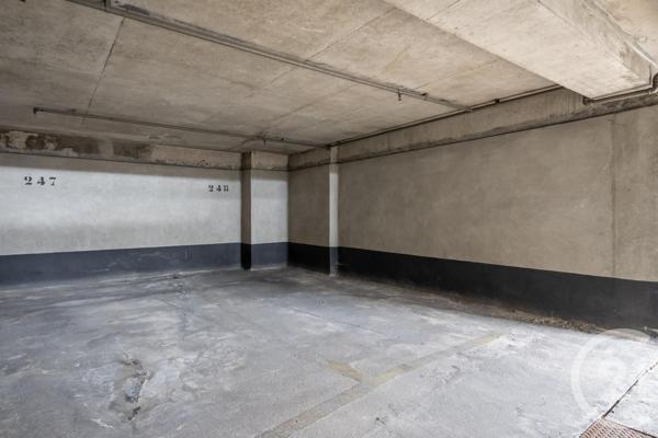 Parking à vendre  13,75 m 2   PARIS  - 75012