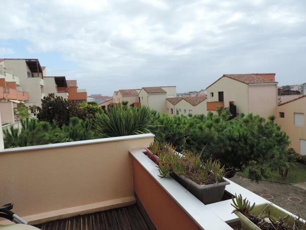 Appartement T1 avec grande terrasse  à 100 m de la plage avec parking