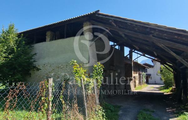 Grange à aménager sur 600m2 de terrain