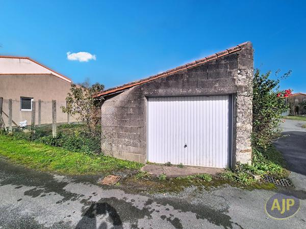 Vente maison Montaigu : 172 000 € - AJP Immobilier Montaigu