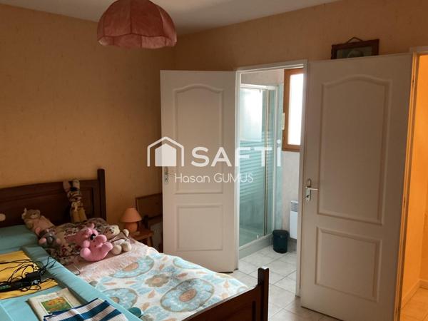 Maison lumineuse de 99 m² avec piscine et un vaste terrain ,vrai coin de paradis