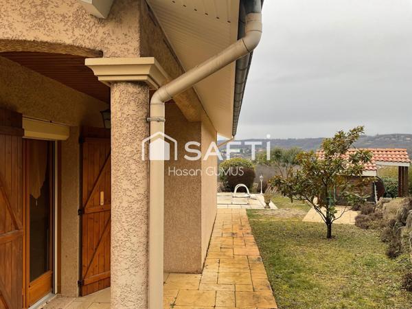 Maison lumineuse de 99 m² avec piscine et un vaste terrain ,vrai coin de paradis