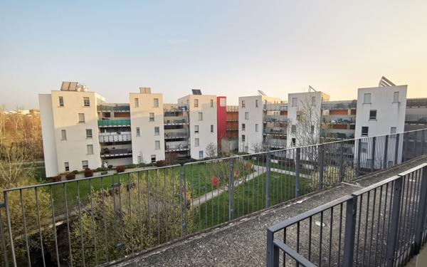 Appartement à vendre    2 pièces • 37 m2 Blagnac