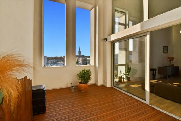 Appartement prestige en coeur de ville, 4 pièces et loggia