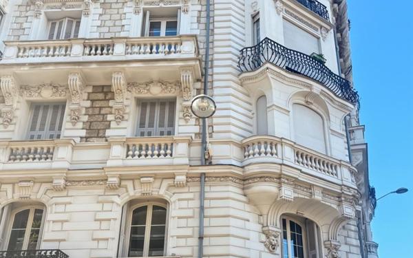 Appartement à vendre    3 pièces • 94 m2 Nice