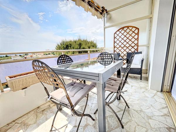 Excellent standing: 2 pièces traversant avec vue mer exceptionnelle