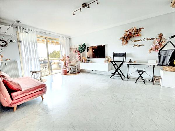 Excellent standing: 2 pièces traversant avec vue mer exceptionnelle