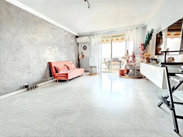 Excellent standing: 2 pièces traversant avec vue mer exceptionnelle