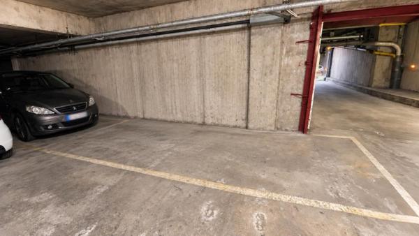 Vente / Garage / Parking à Paris (75018)