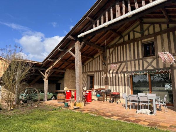 Maison de 6 chambres avec piscine et grand terrain à Miramont