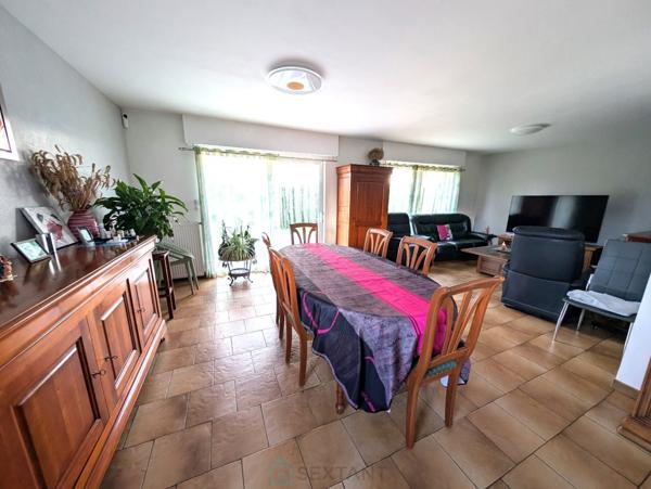 Propriété sur 27 hectares, maison 179 m2, bâtiments de 700 m2 salle de réception et 600 m2 garage