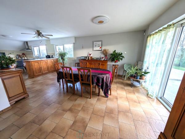 Propriété sur 27 hectares, maison 179 m2, bâtiments de 700 m2 salle de réception et 600 m2 garage