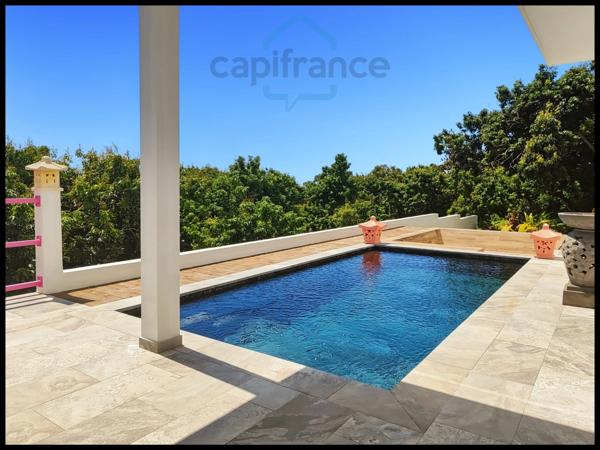 Villa contemporaine F6 avec piscine & vue mer – Sainte-Rose