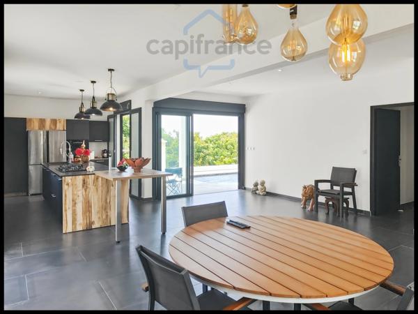 Villa contemporaine F6 avec piscine & vue mer – Sainte-Rose