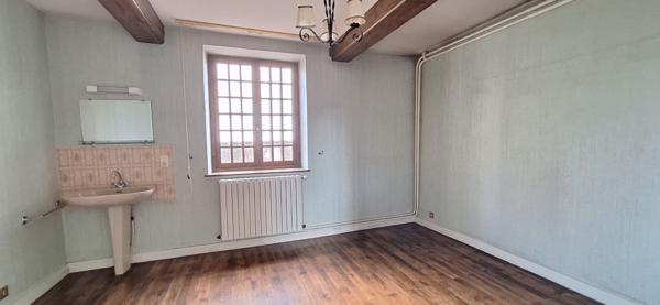 Maison Bourgeoise à Vendre à Bourg-en-Bresse  173 m2 , 4 chambres - 6 pièces avec jardin spacieux !