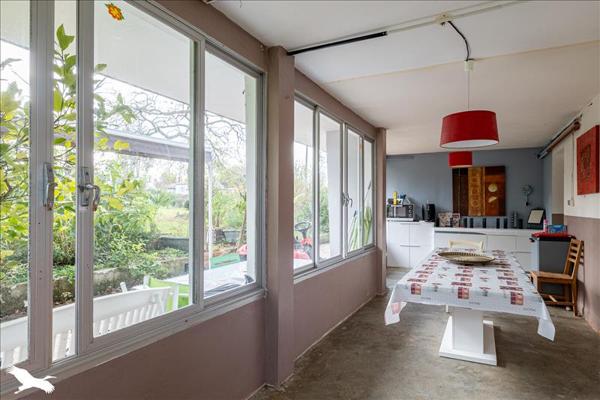 Maison à vendre |  Saint-Georges-des-Coteaux |  4 pièces | 116 m²