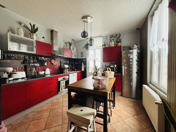 Charmante maison – 95 m² environ – 4 chambres – Jardin 815 m² – Bourges 10 min à pied du centre ville