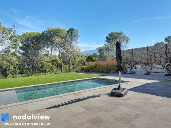 Faucon (84110) Villa contemporaine et récente de 150 m² environ avec garage sur terrain paysagé avec piscine et Vue Mont Vent