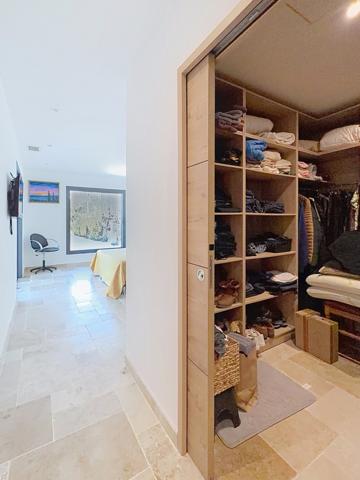 Faucon (84110) Villa contemporaine et récente de 150 m² environ avec garage sur terrain paysagé avec piscine et Vue Mont Vent