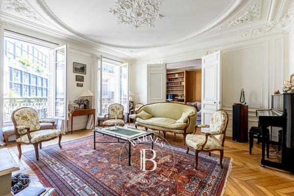 Paris 8ème, Appartement 3 Chambres -  135 m² à vendre