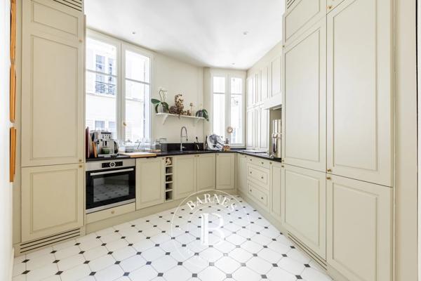 Paris 8ème, Appartement 3 Chambres -  135 m² à vendre