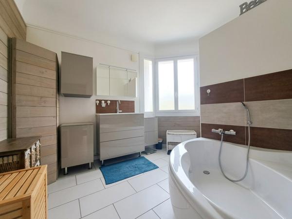Maison 8 pièces à vendre Châtellerault - 86100 / Réf: 12041